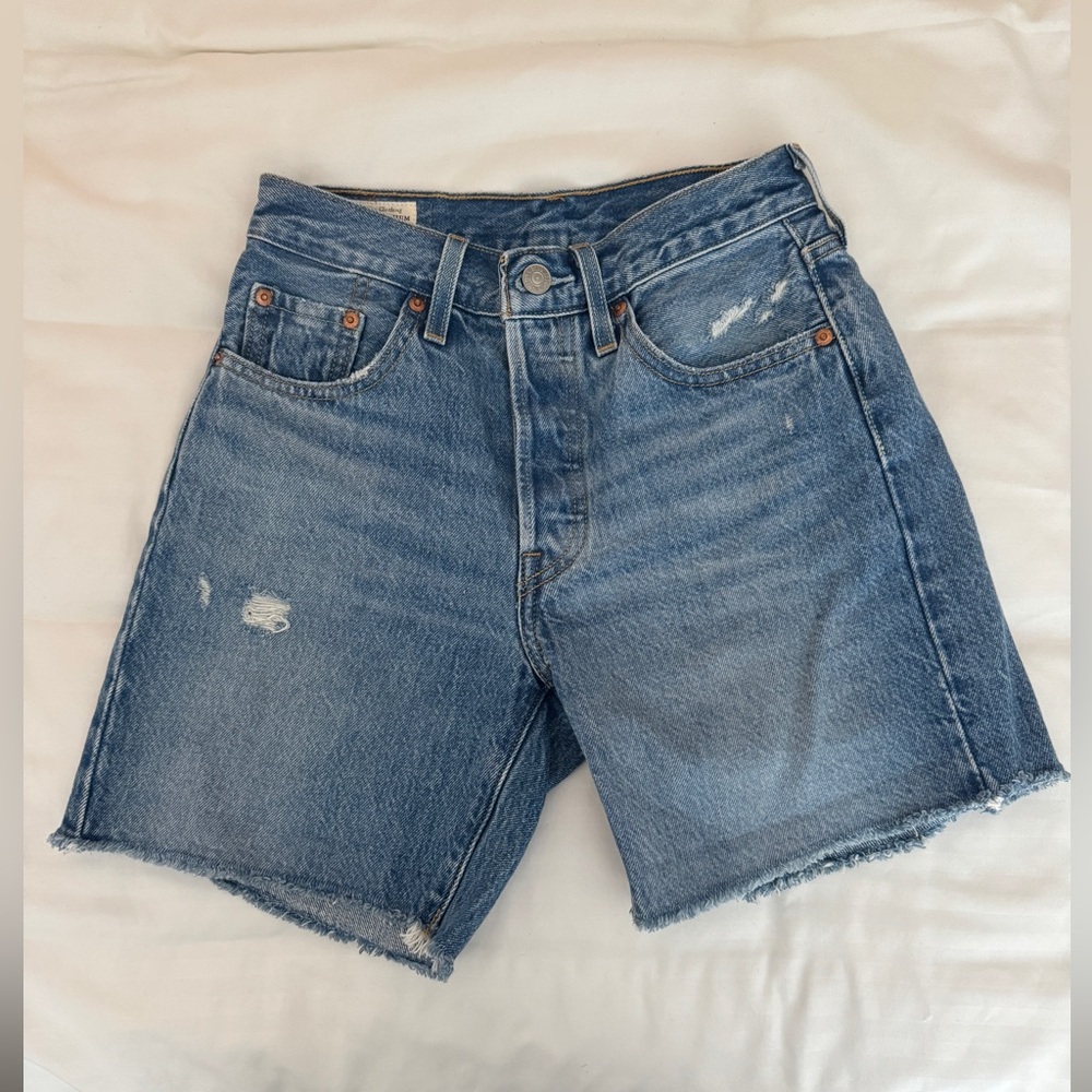 Levi's 501 90s Shorts mid thigh size 24